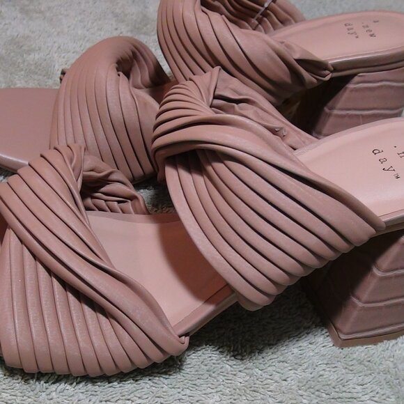 A New Day Women's Jessa Mule Heels 3.5 Heels Brown 8M - Picture 3 of 14